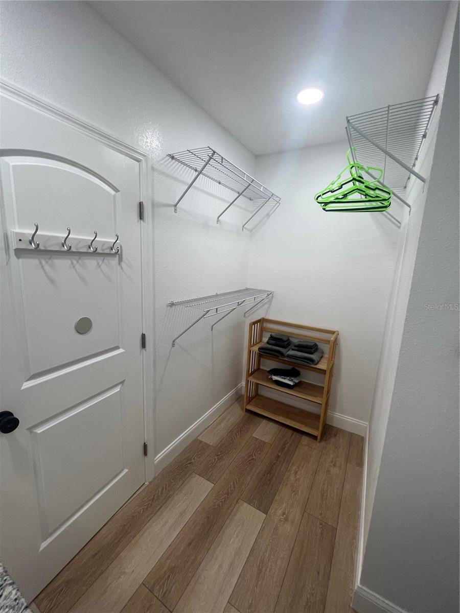 Image 9 of 17 For 311 Floribraska Avenue A