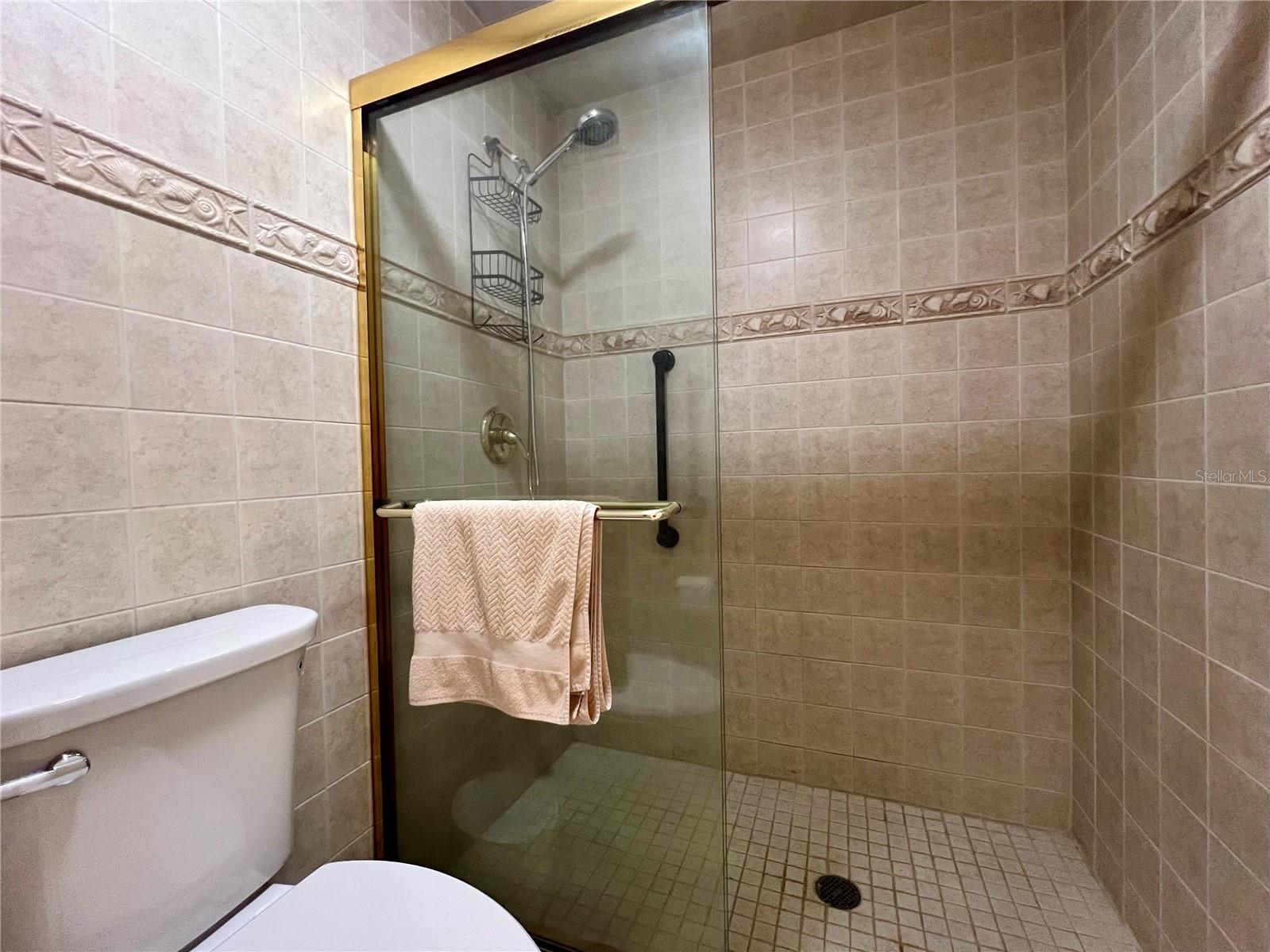 Image 11 of 18 For 1395 Mission Drive W 28c