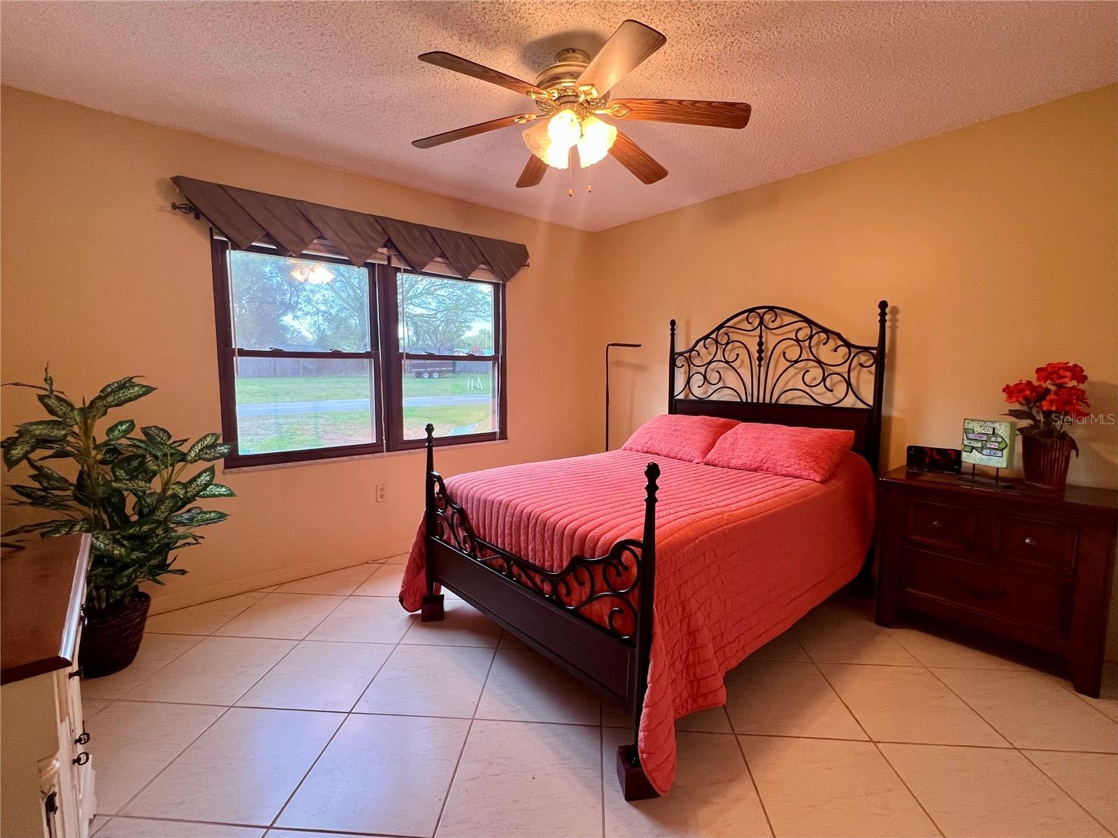 Image 12 of 18 For 1395 Mission Drive W 28c