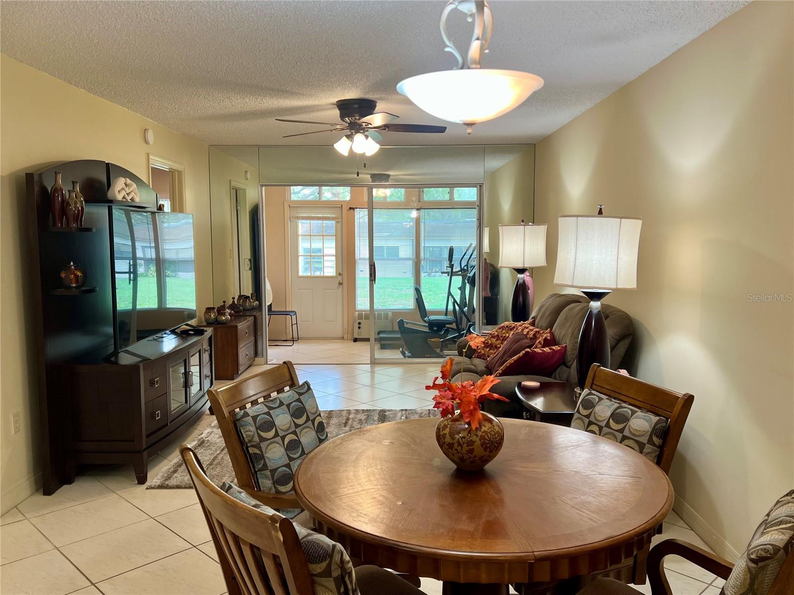 Image 6 of 18 For 1395 Mission Drive W 28c