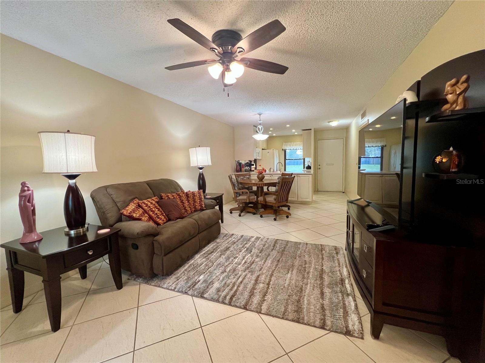 Image 7 of 18 For 1395 Mission Drive W 28c