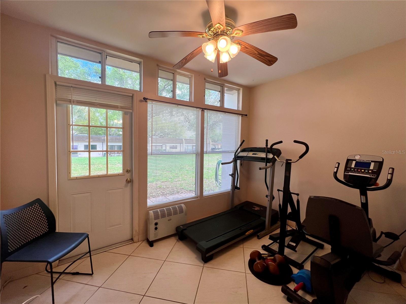 Image 8 of 18 For 1395 Mission Drive W 28c