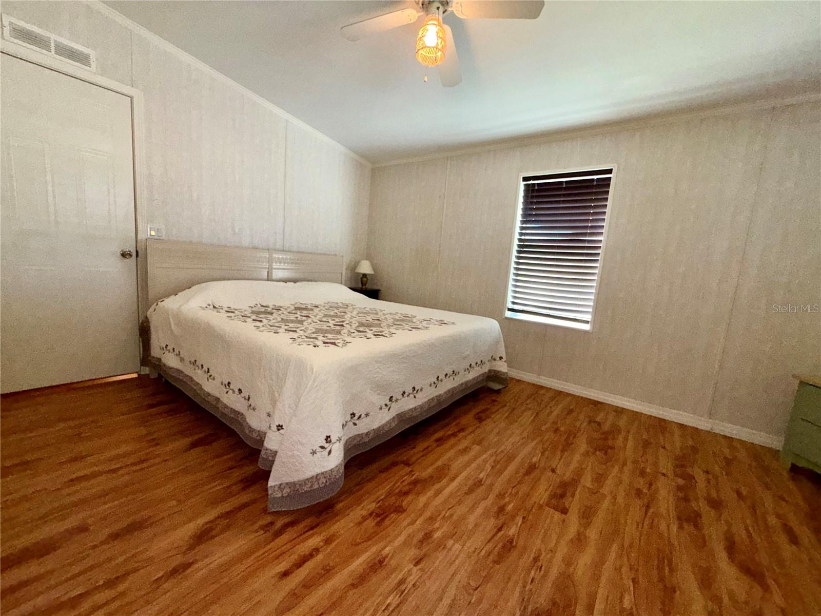 Image 14 of 26 For 10942 Poplar Street Ne 111