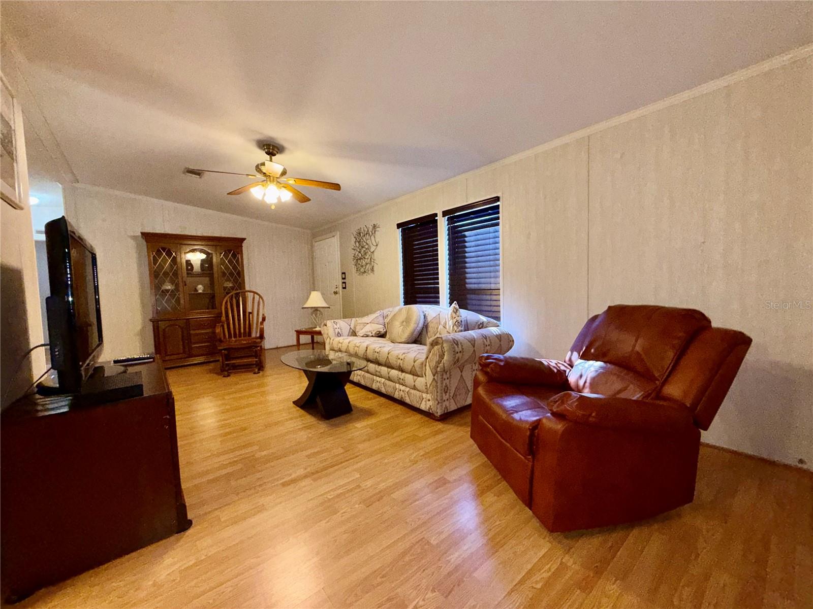 Image 18 of 26 For 10942 Poplar Street Ne 111