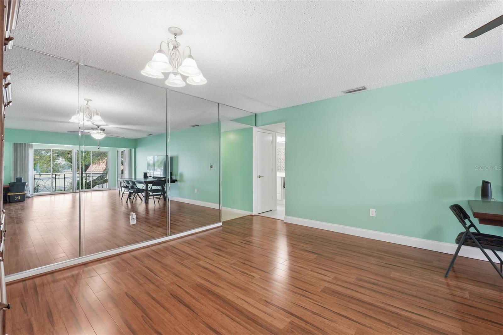 Image 11 of 32 For 19029 Us Highway 19 N 1-22