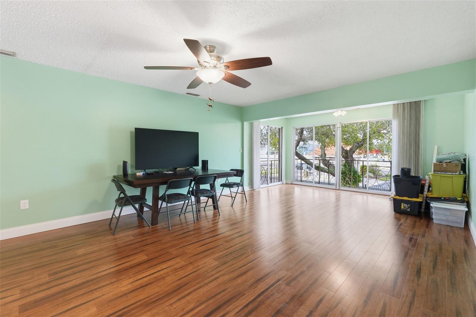 Image 12 of 32 For 19029 Us Highway 19 N 1-22