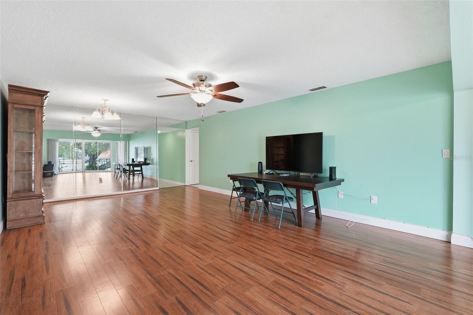 Image 13 of 32 For 19029 Us Highway 19 N 1-22