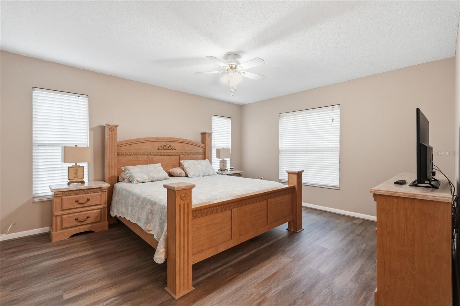 Image 14 of 32 For 19029 Us Highway 19 N 1-22