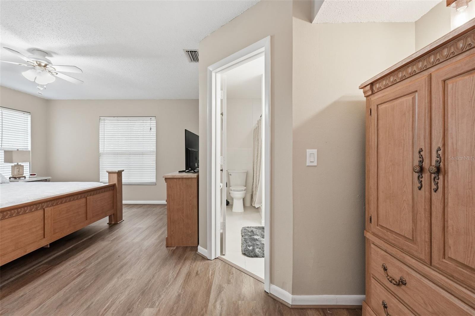 Image 18 of 32 For 19029 Us Highway 19 N 1-22