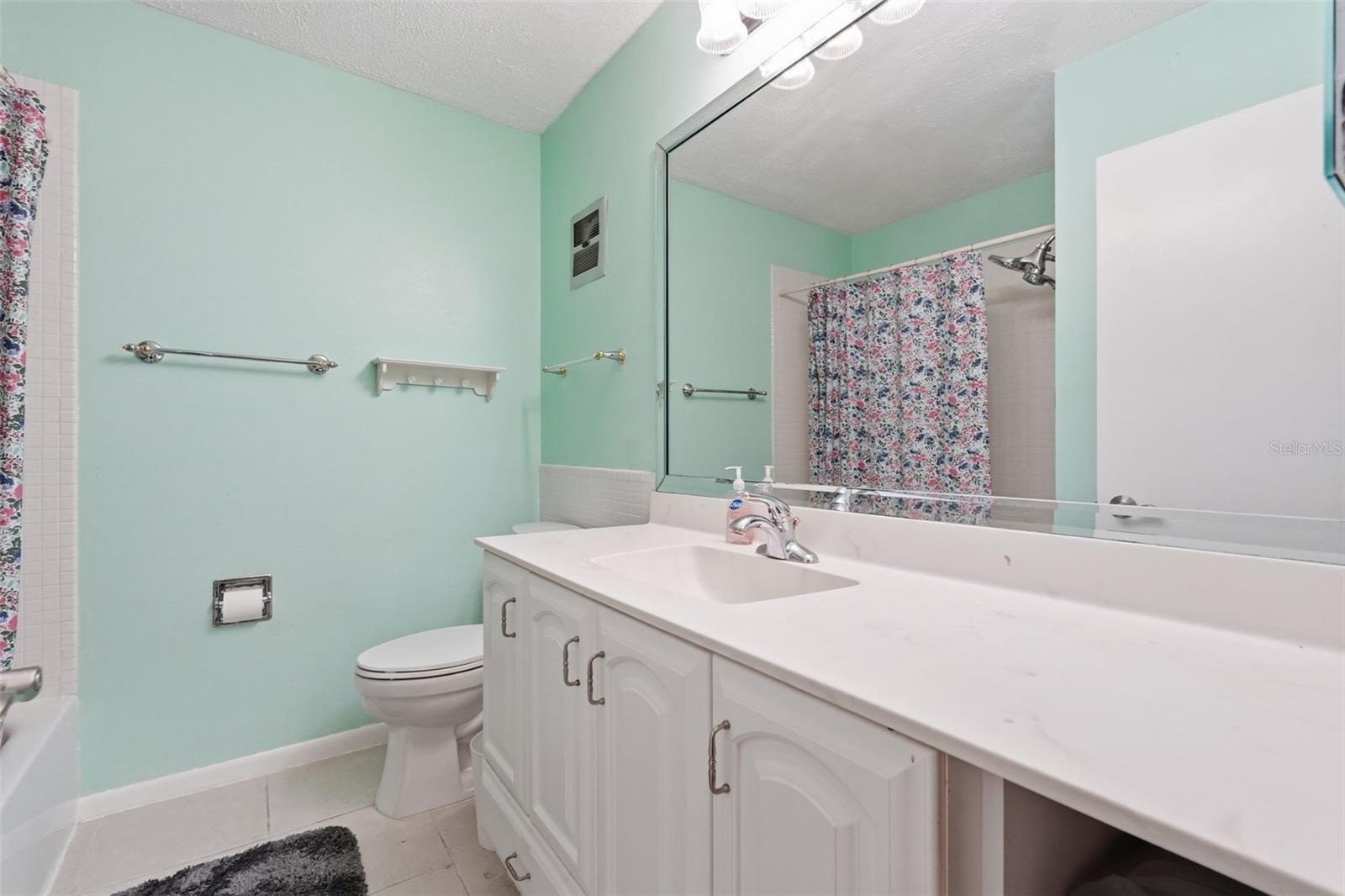 Image 22 of 32 For 19029 Us Highway 19 N 1-22