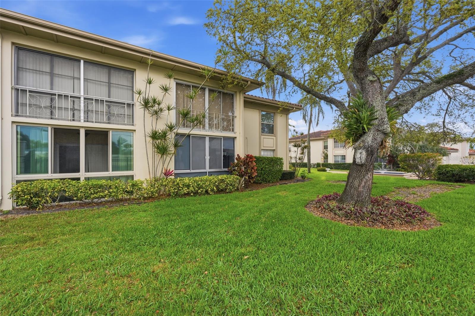 Image 25 of 32 For 19029 Us Highway 19 N 1-22