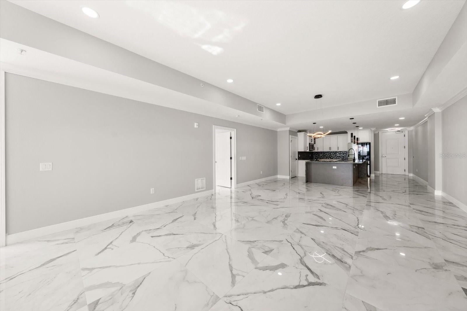 Image 21 of 36 For 211 Dolphin Point 203