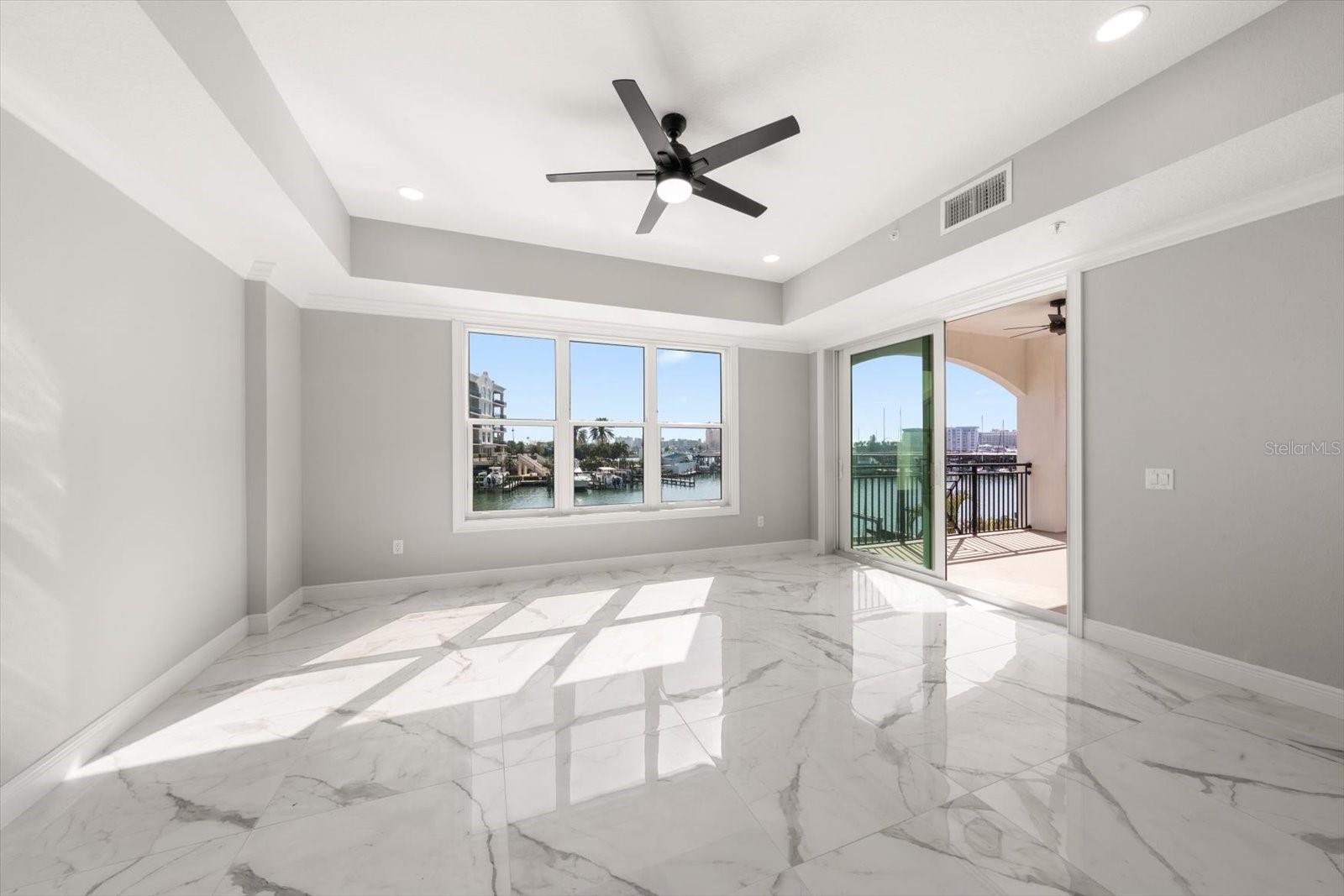 Image 8 of 36 For 211 Dolphin Point 203