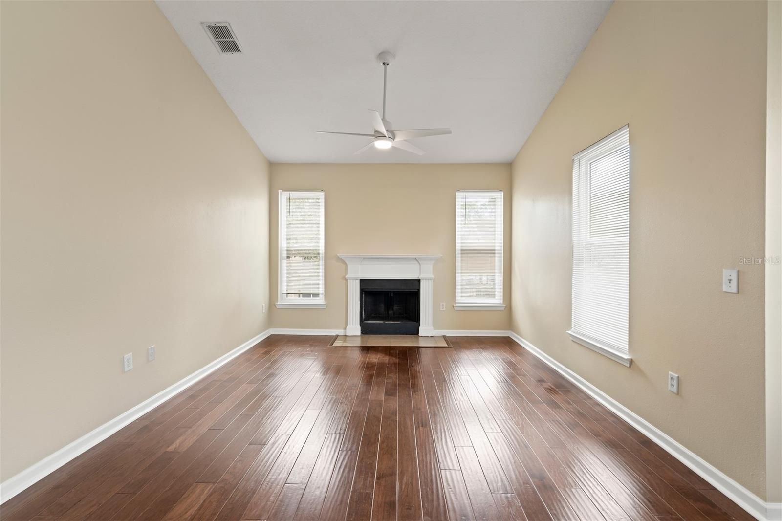 Image 5 of 14 For 10416 Villa View Circle 10416