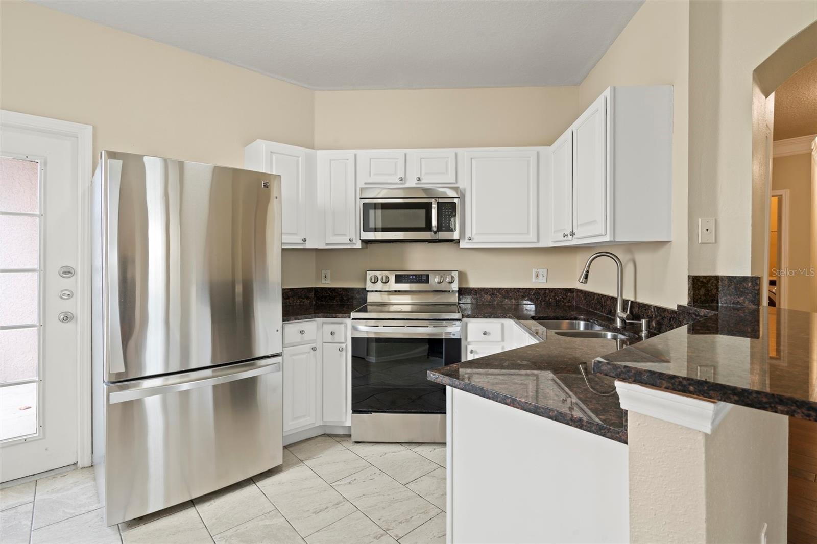 Image 6 of 14 For 10416 Villa View Circle 10416