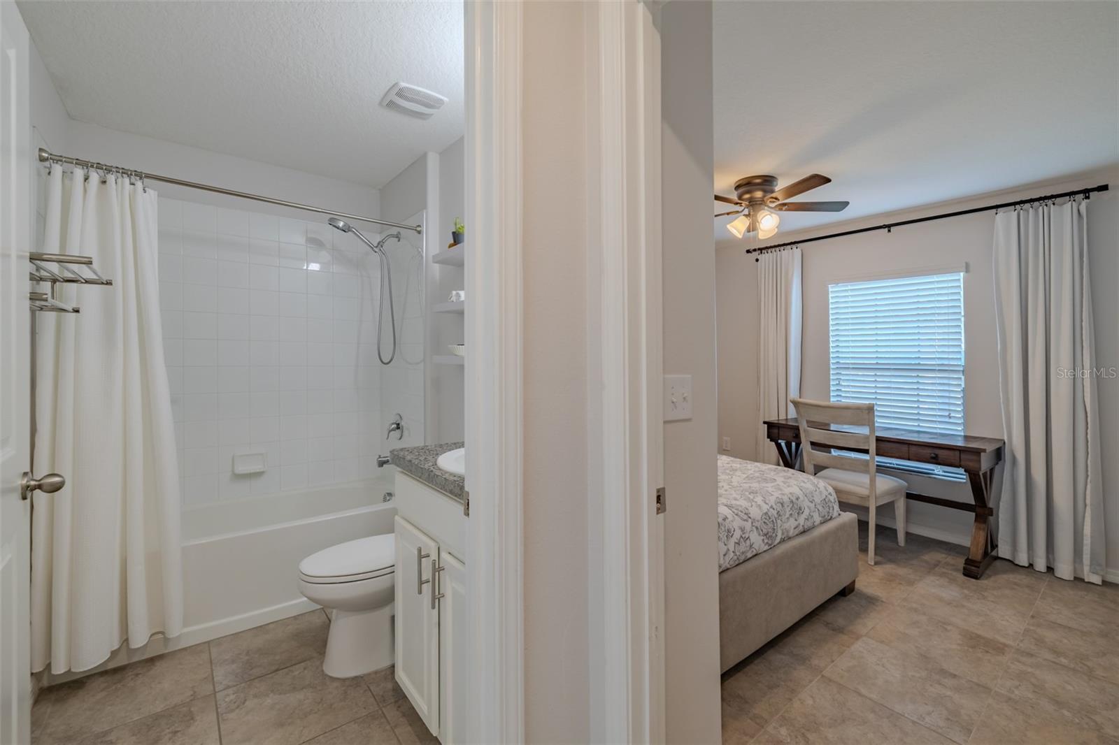 Image 11 of 43 For 14146 Covert Green