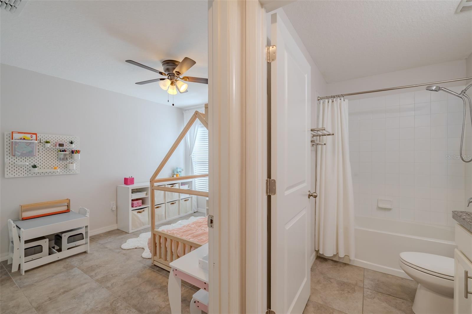 Image 13 of 43 For 14146 Covert Green