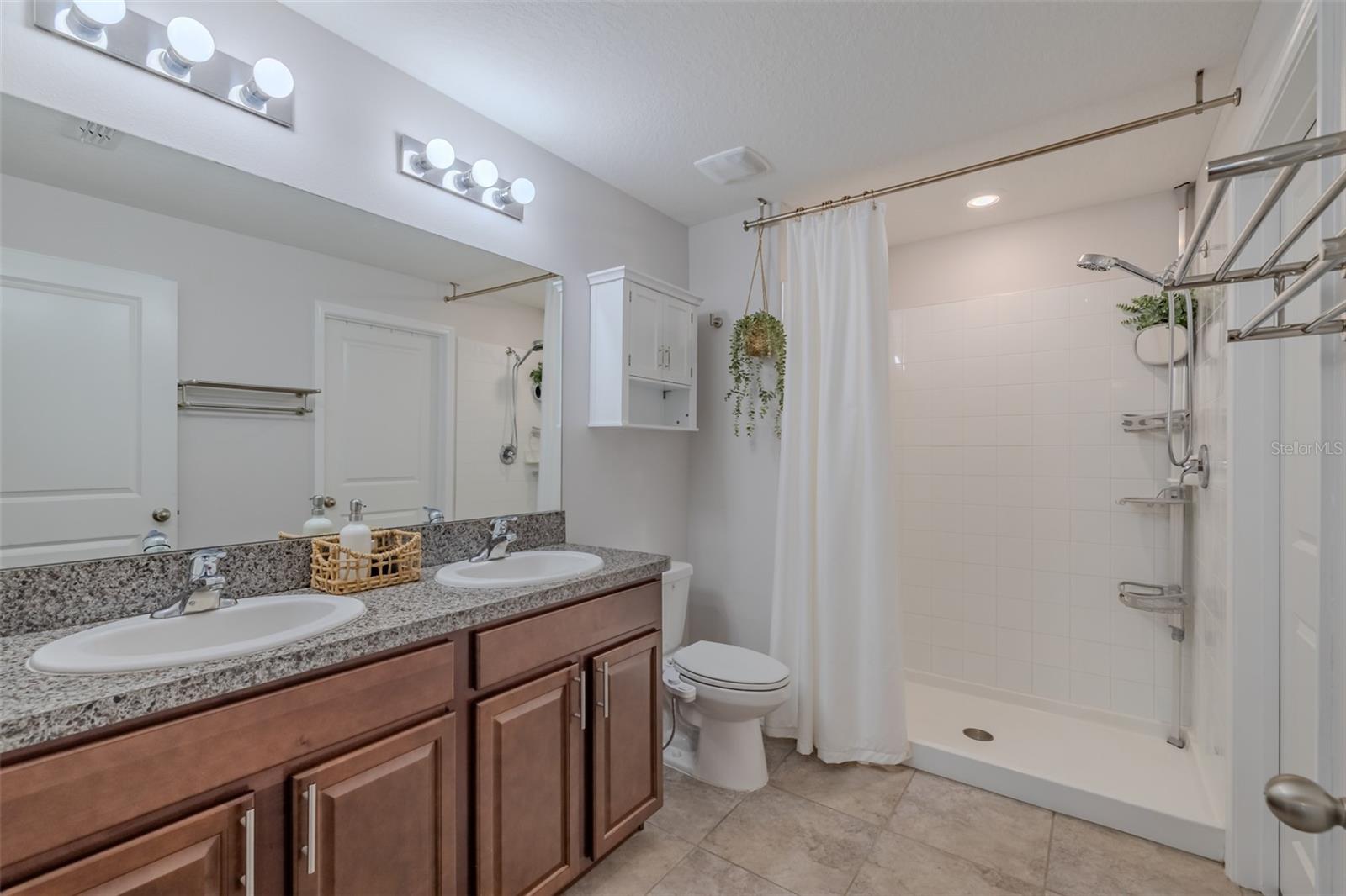 Image 23 of 43 For 14146 Covert Green