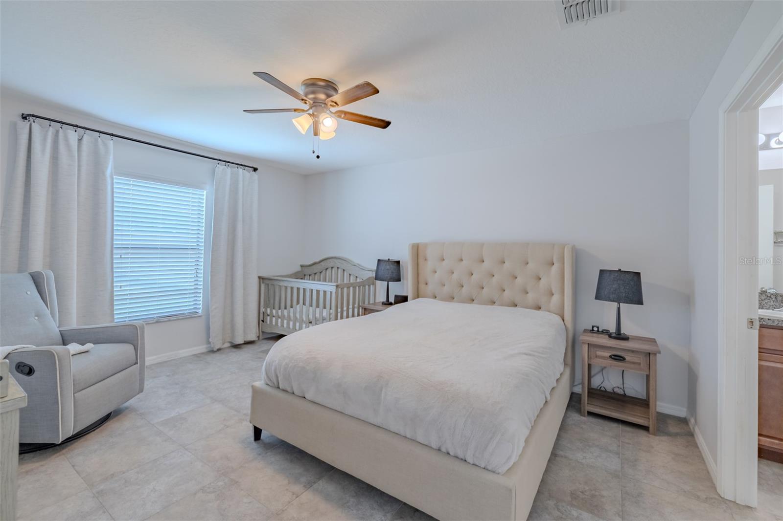 Image 25 of 43 For 14146 Covert Green