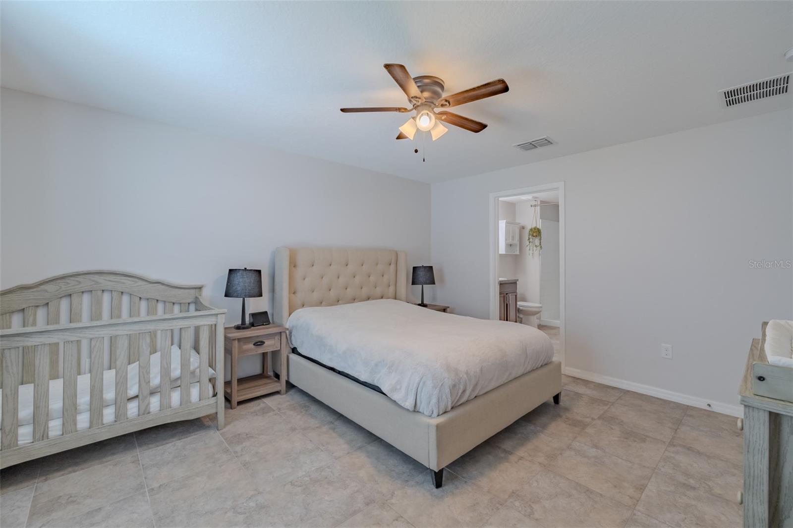 Image 26 of 43 For 14146 Covert Green