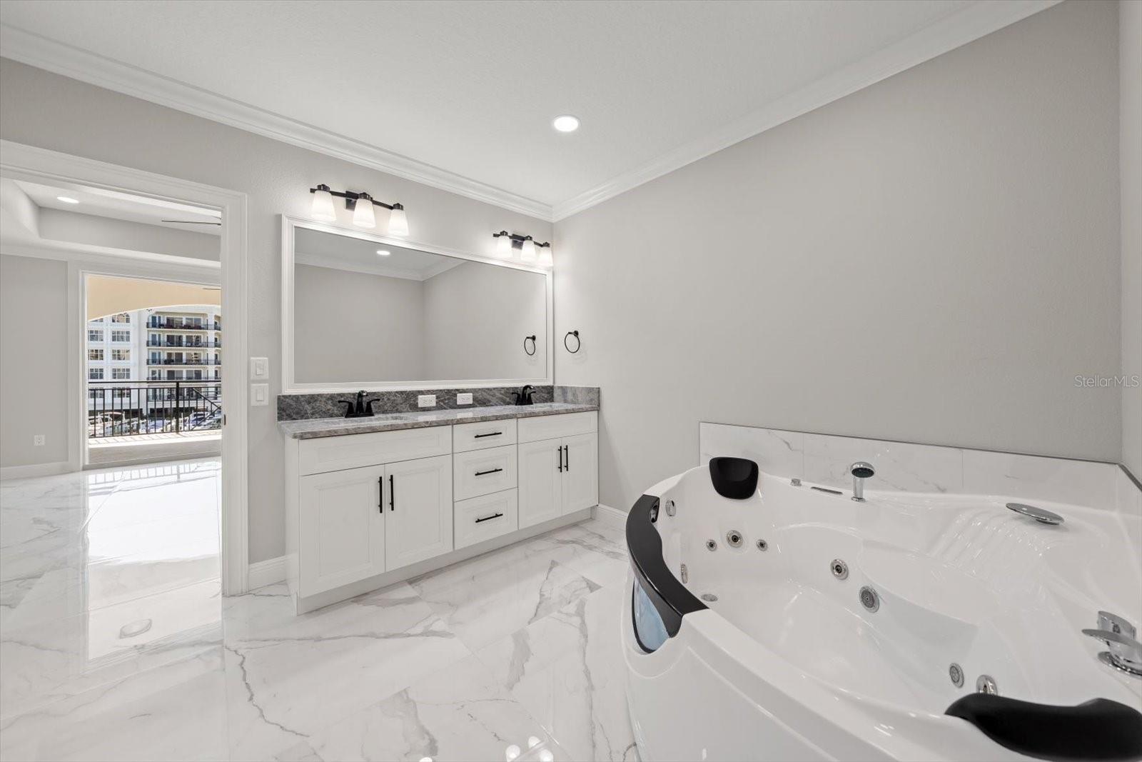 Image 12 of 40 For 211 Dolphin Point 302