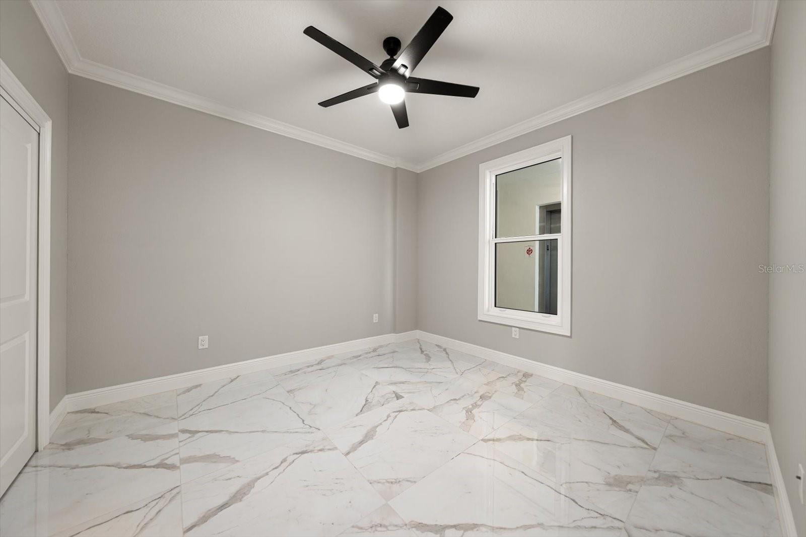 Image 18 of 40 For 211 Dolphin Point 302