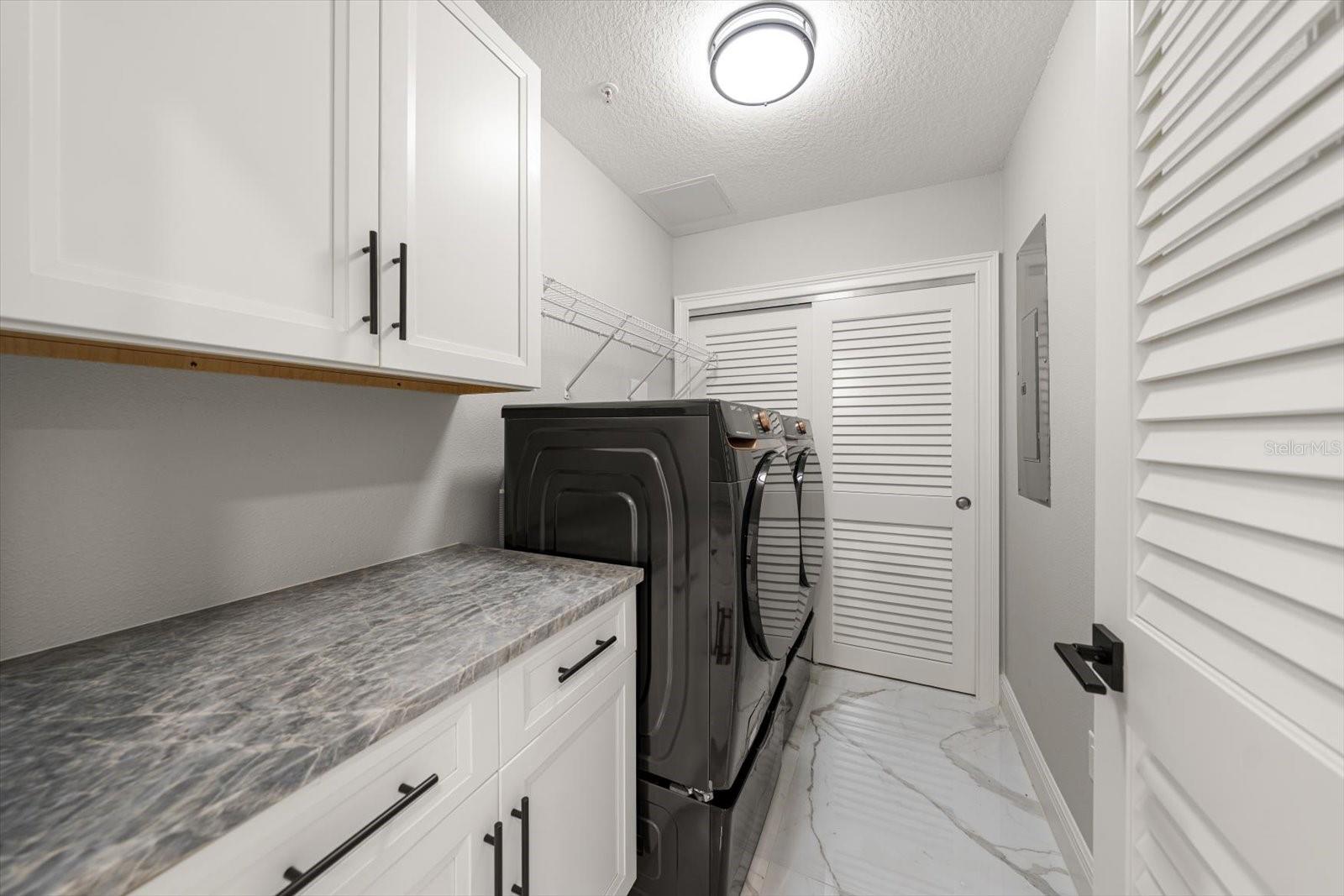 Image 20 of 40 For 211 Dolphin Point 302