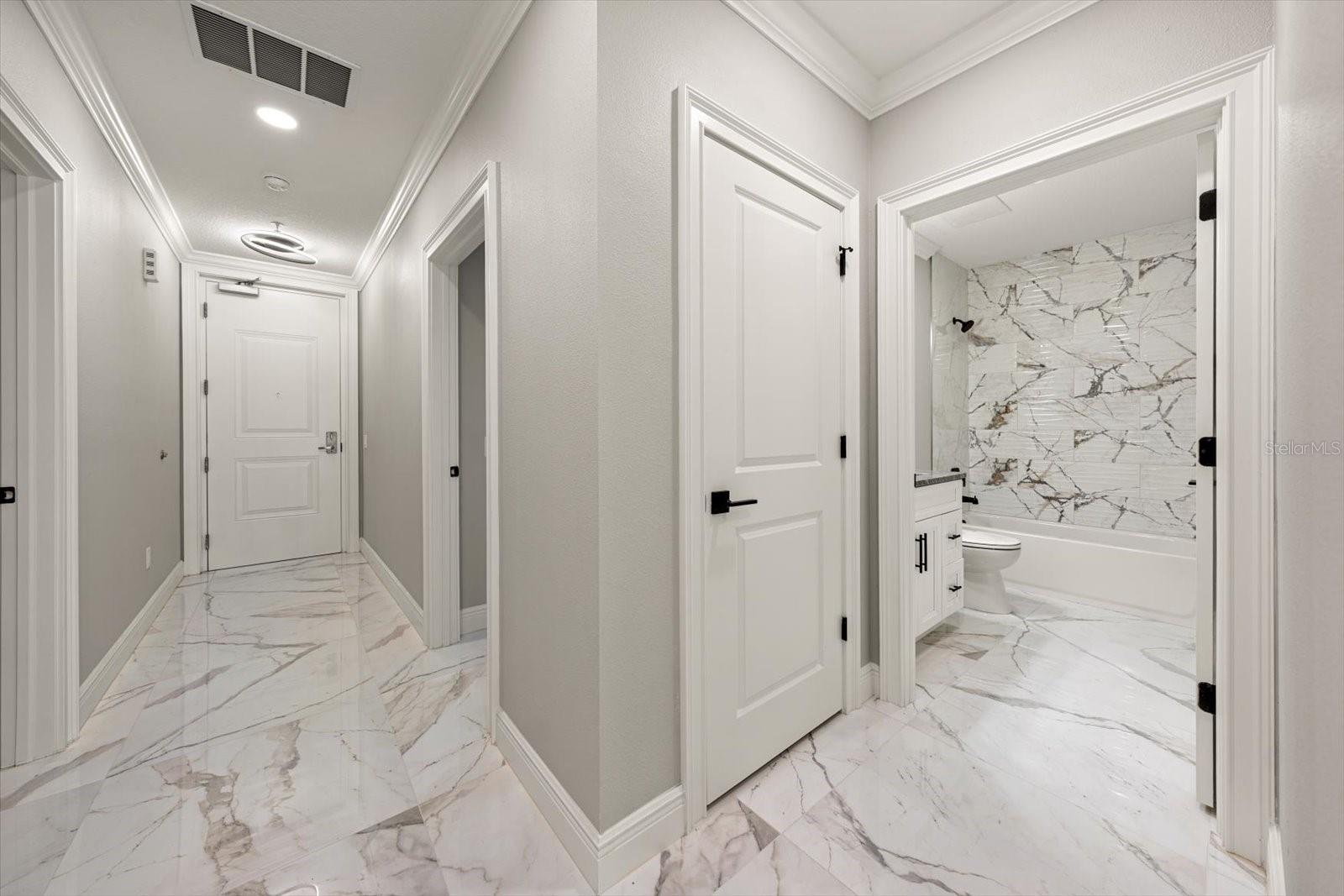 Image 21 of 40 For 211 Dolphin Point 302