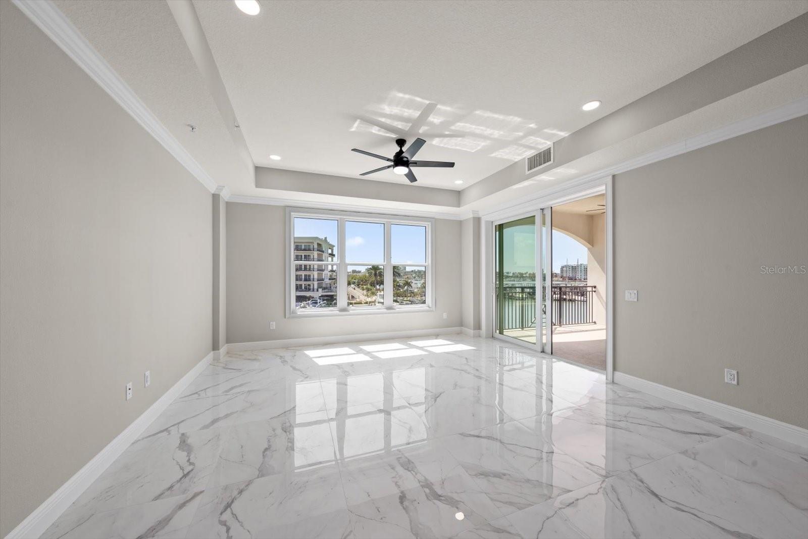 Image 8 of 40 For 211 Dolphin Point 302