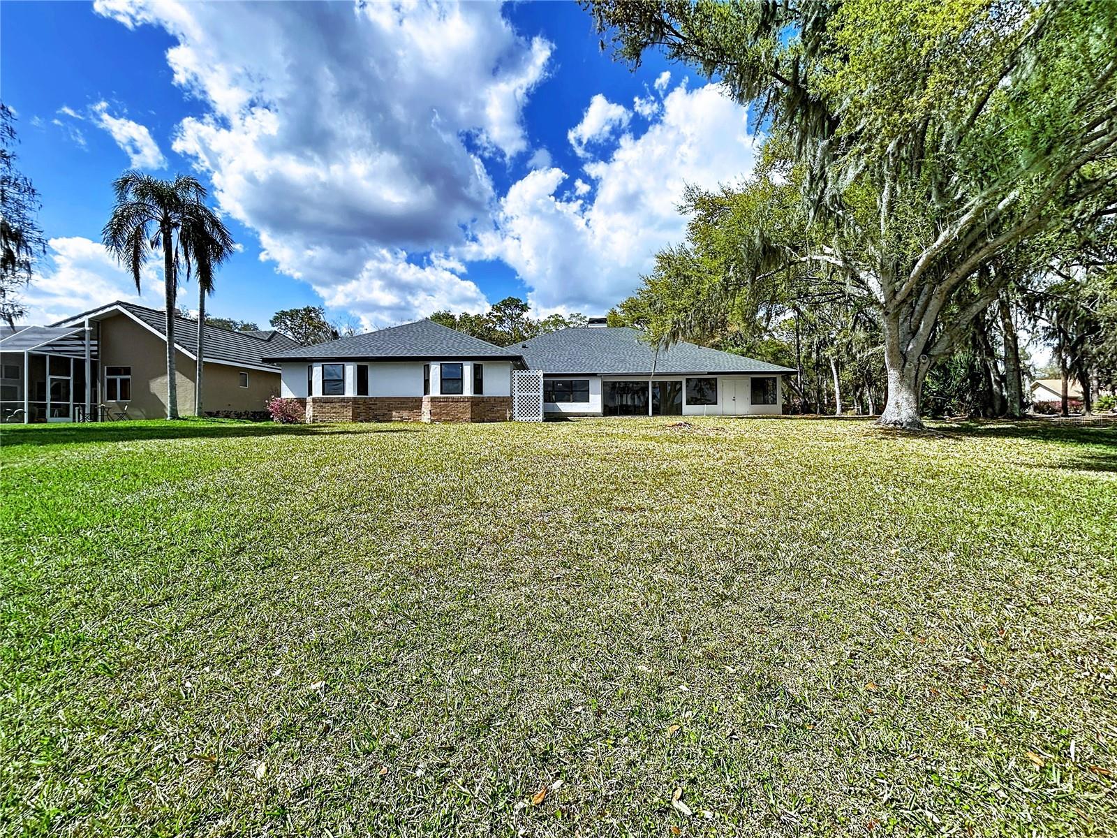 Listing photo id 8 for 2881 Hammock Drive