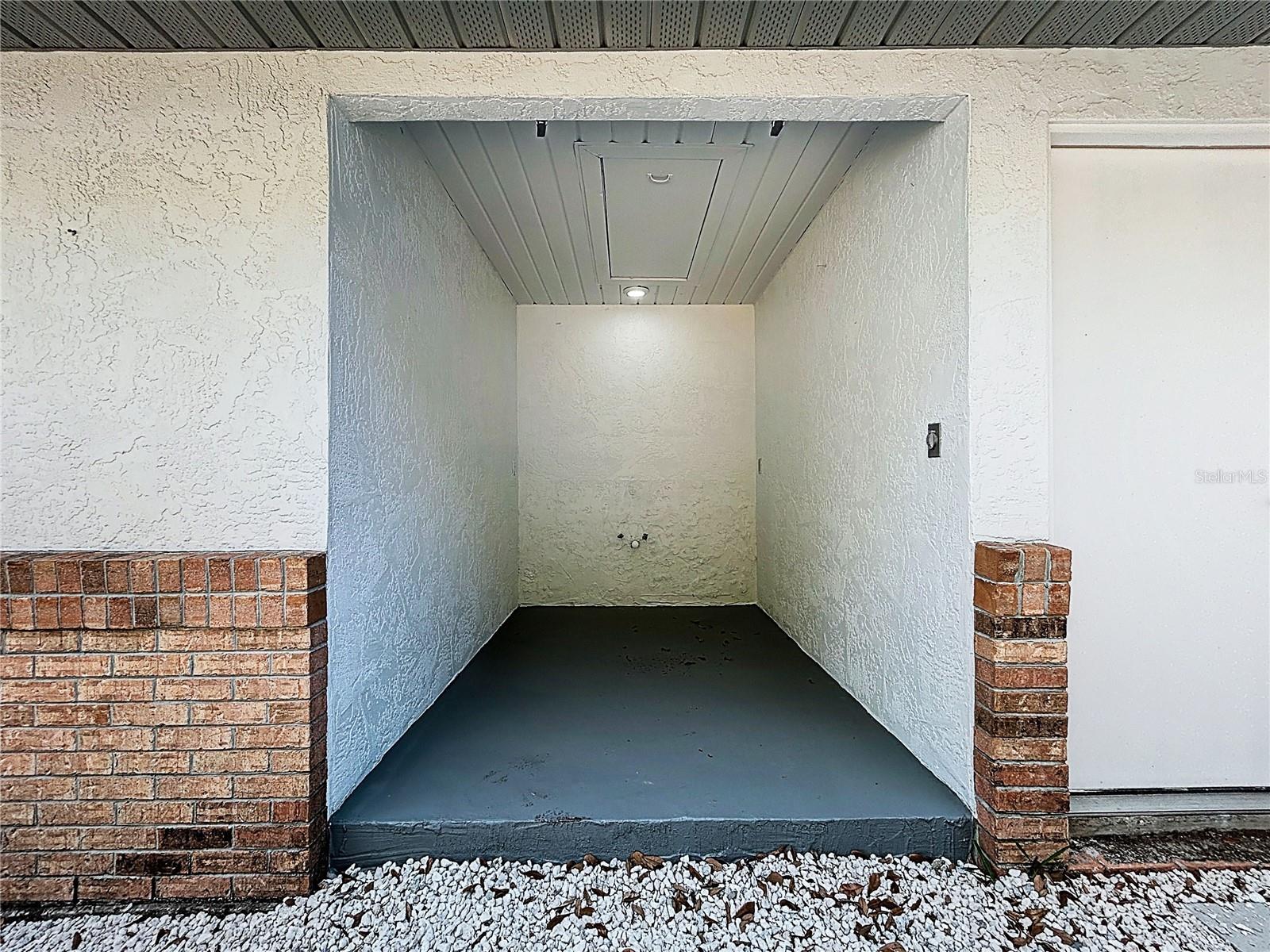 Listing photo id 11 for 2881 Hammock Drive