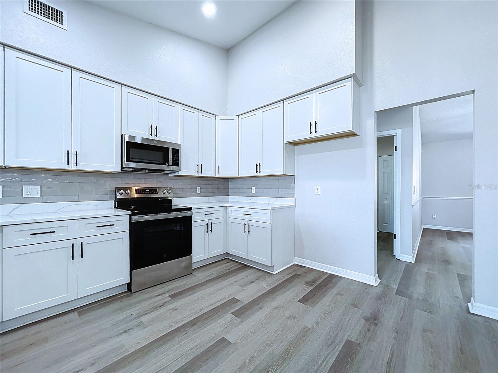 Listing photo id 32 for 2881 Hammock Drive