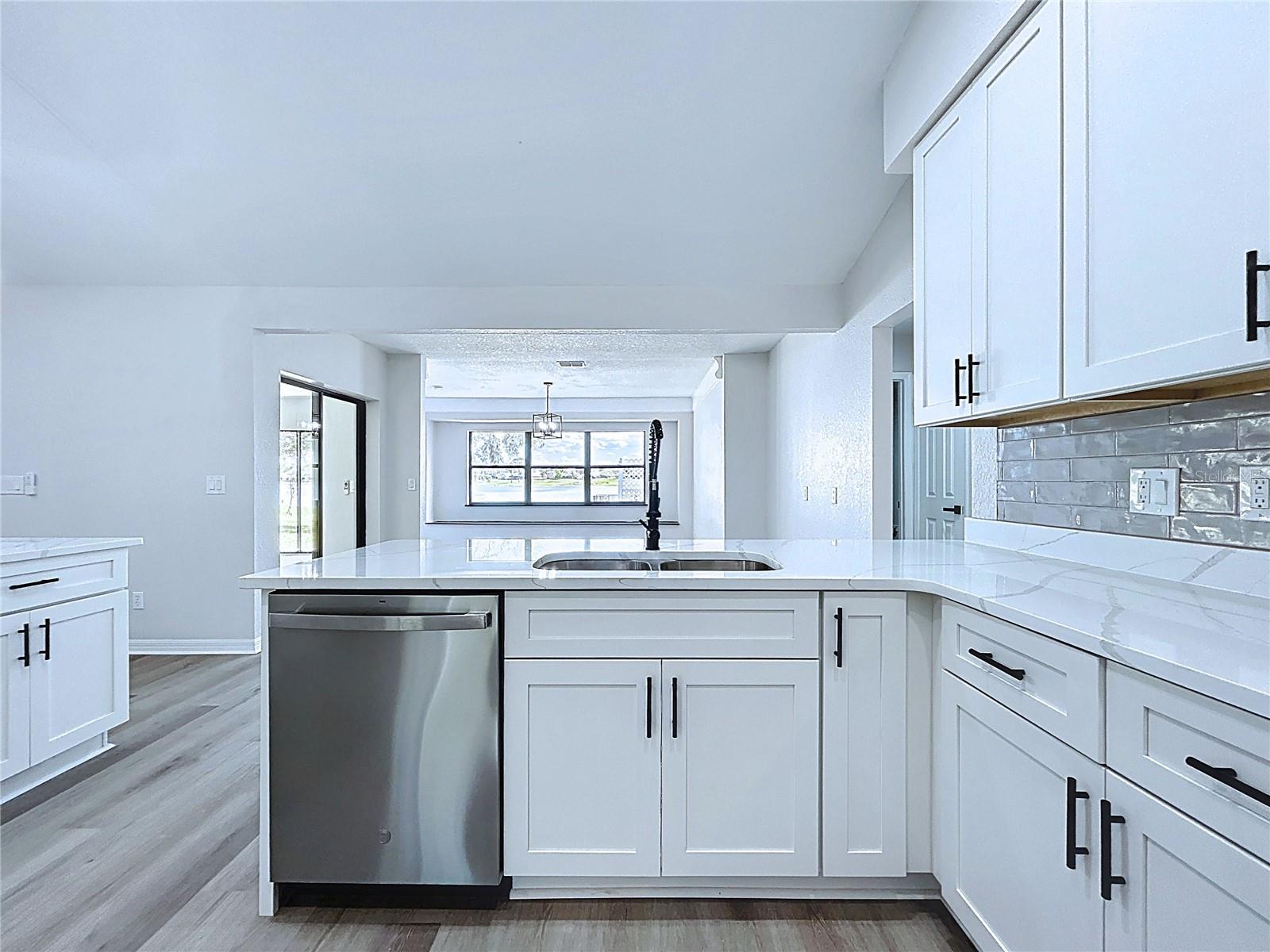 Listing photo id 33 for 2881 Hammock Drive