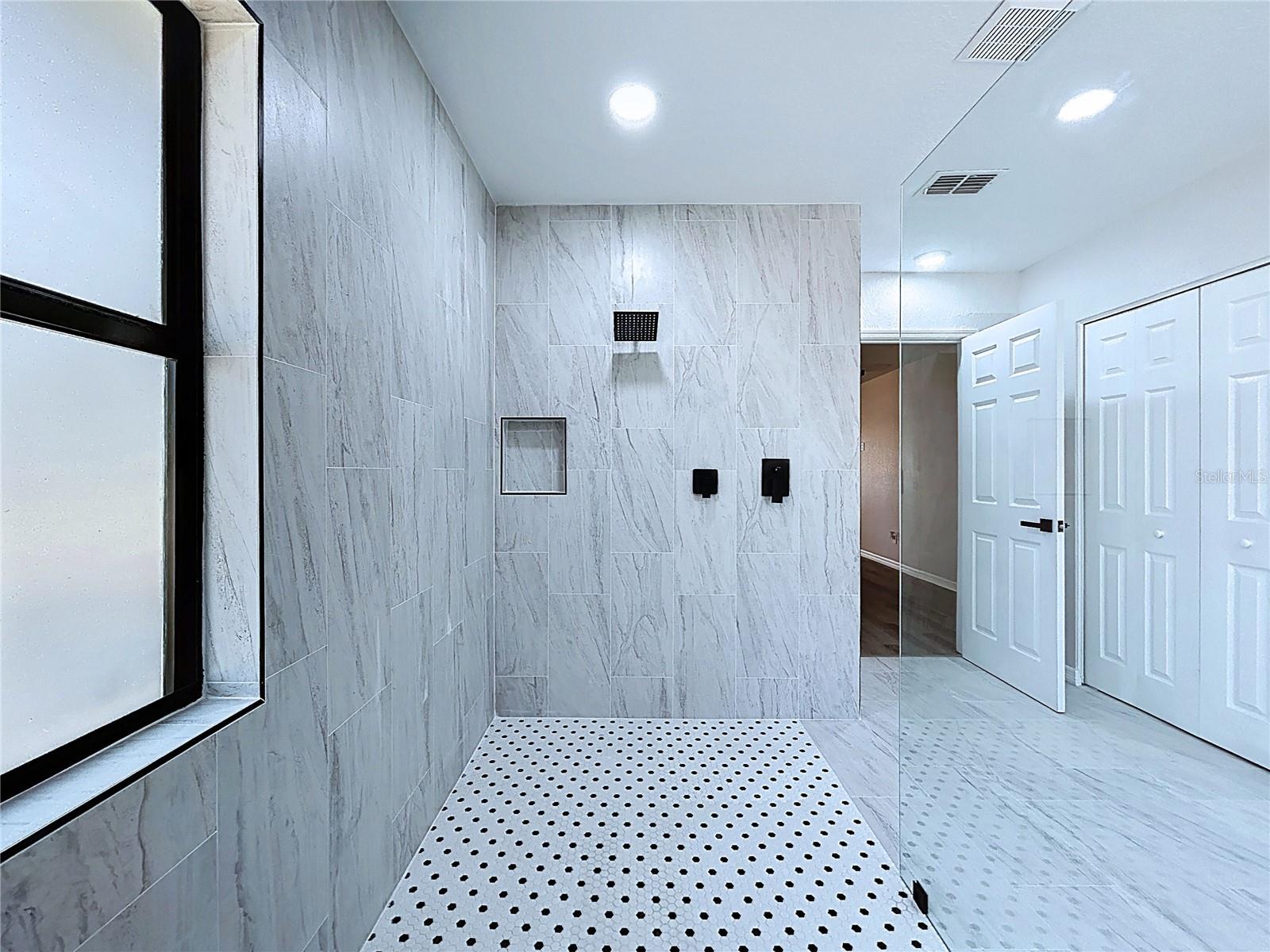 Listing photo id 50 for 2881 Hammock Drive