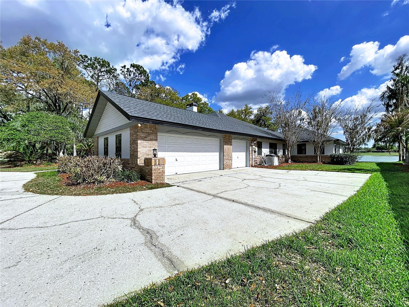 Listing photo id 4 for 2881 Hammock Drive