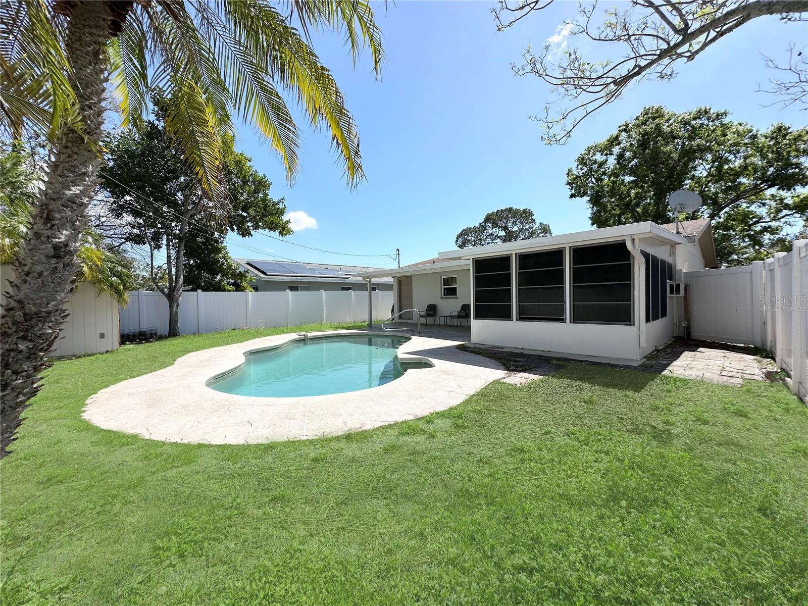 Image 20 of 32 For 5519 17th Avenue N