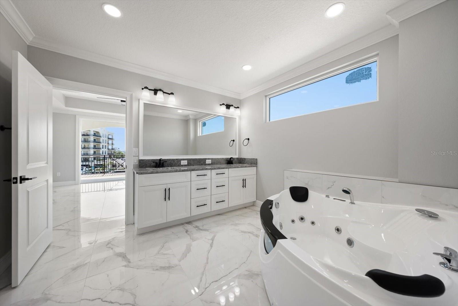 Image 10 of 42 For 211 Dolphin Point 303