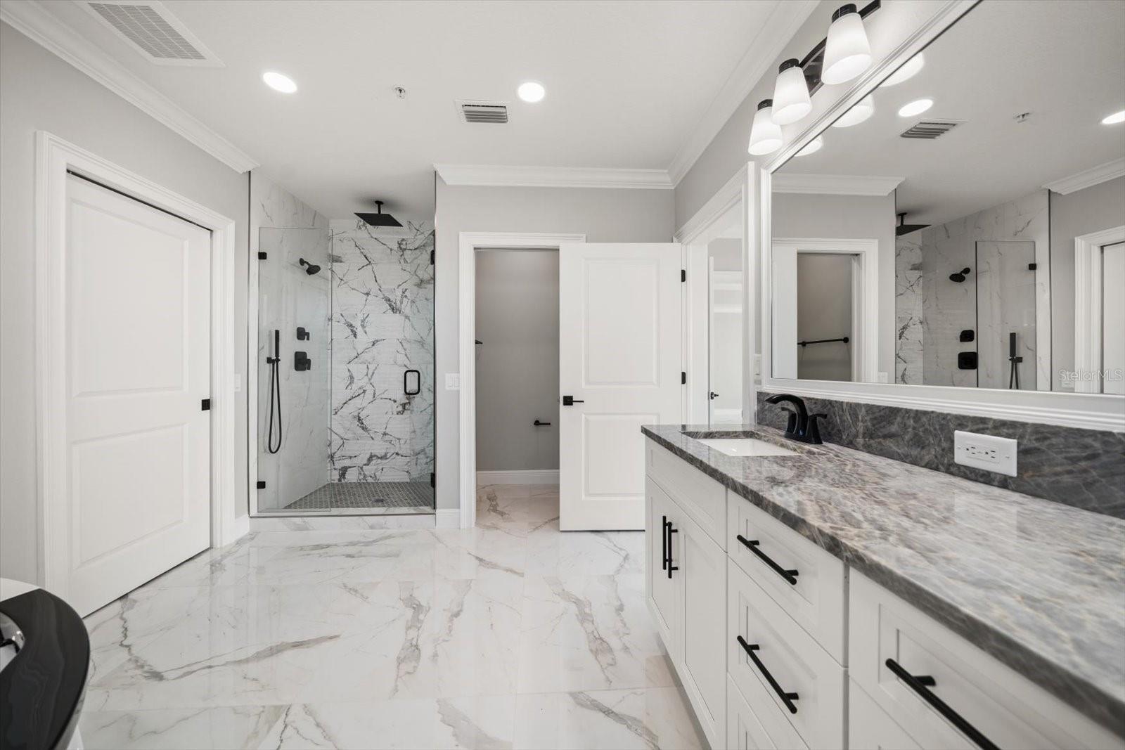 Image 11 of 42 For 211 Dolphin Point 303