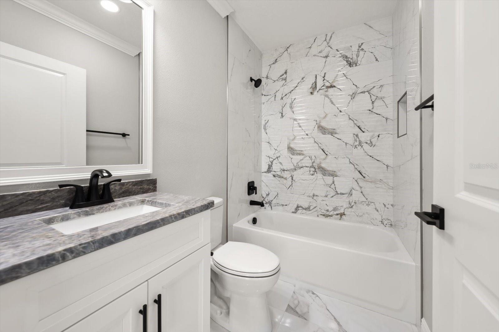 Image 20 of 42 For 211 Dolphin Point 303