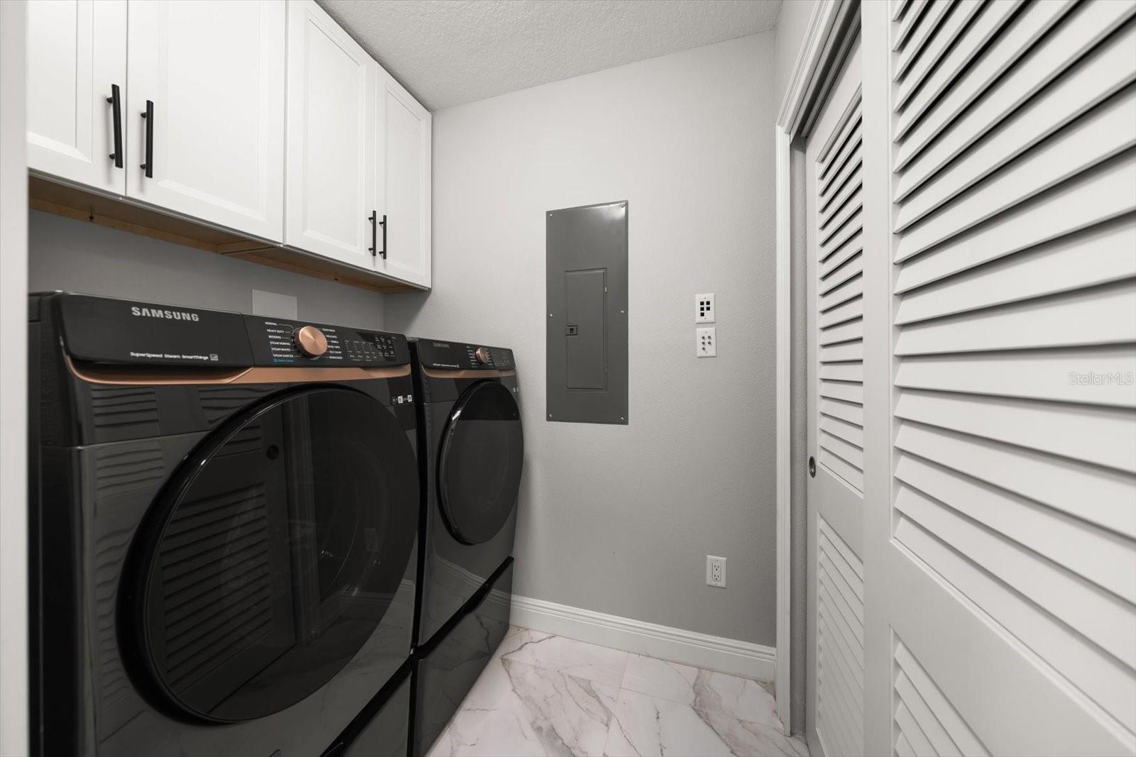 Image 21 of 42 For 211 Dolphin Point 303