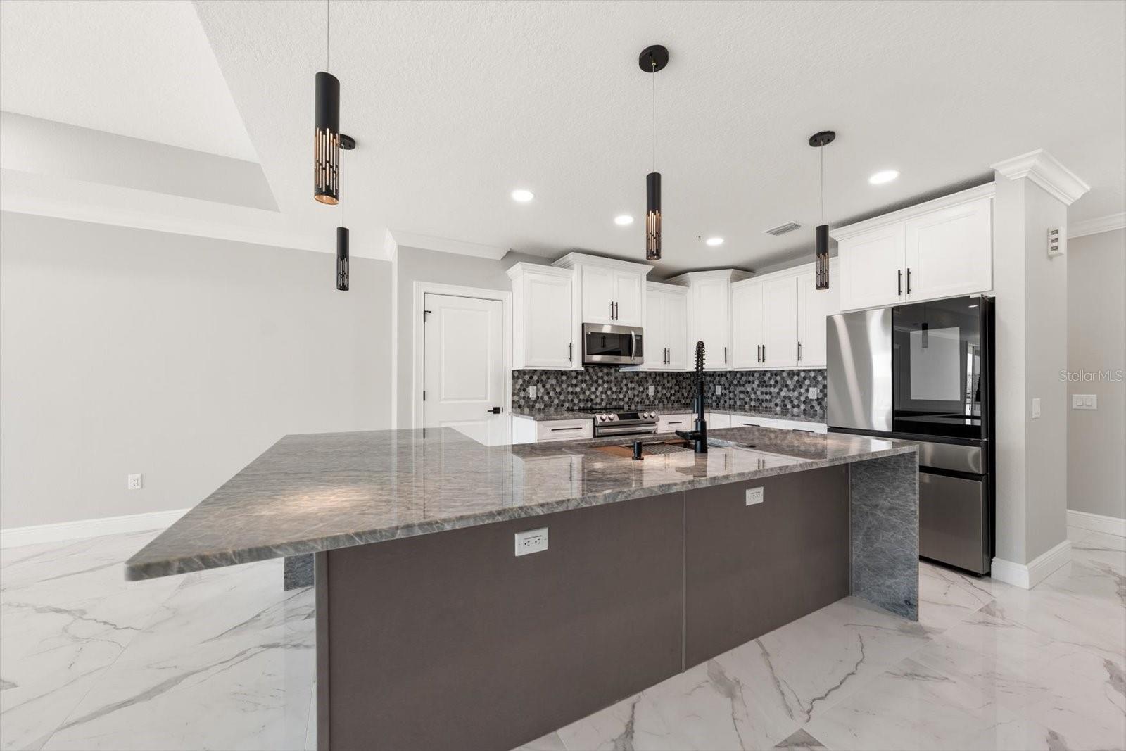 Image 24 of 42 For 211 Dolphin Point 303