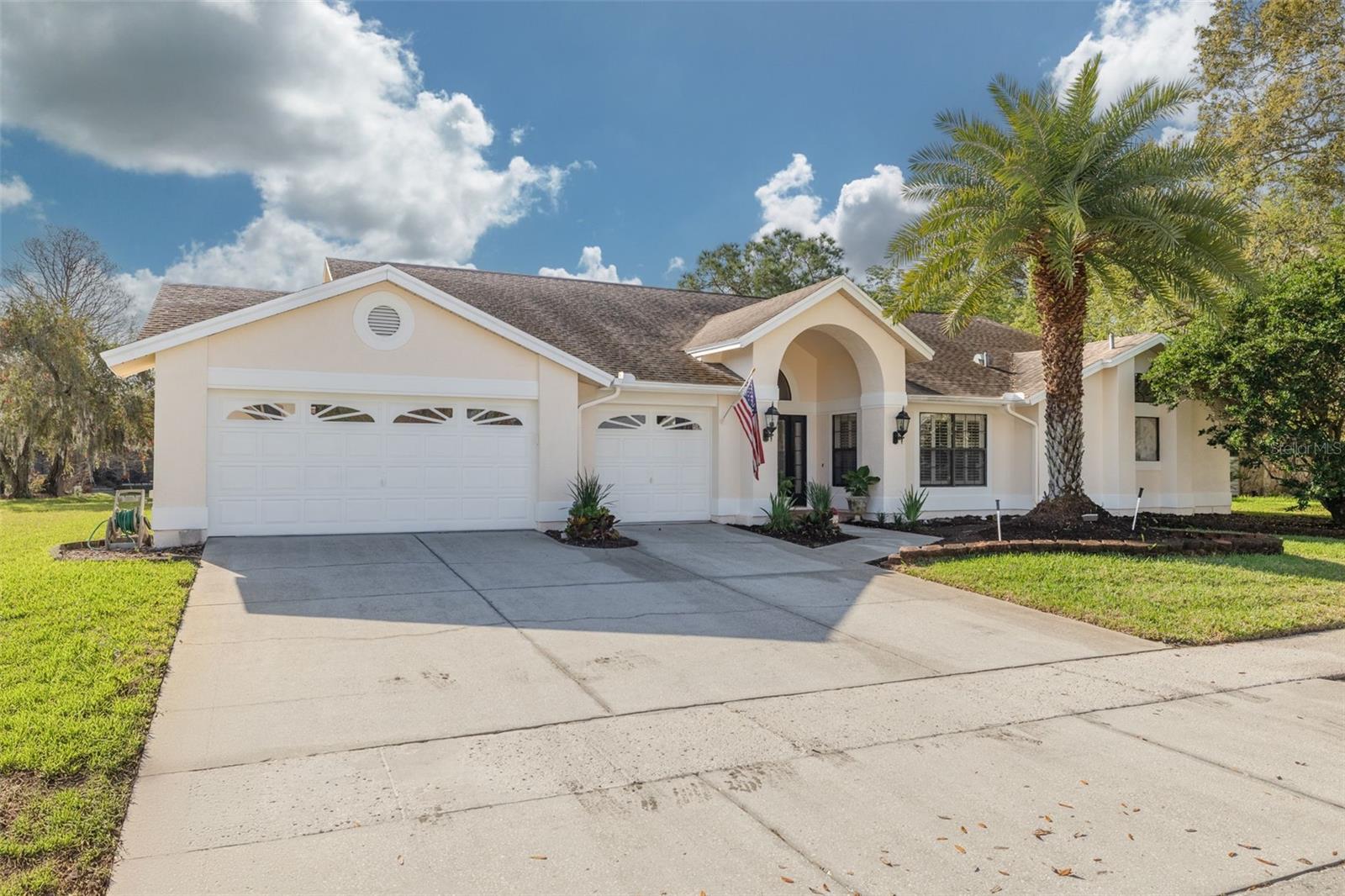 Image 17 of 37 For 470 Hickorynut Avenue