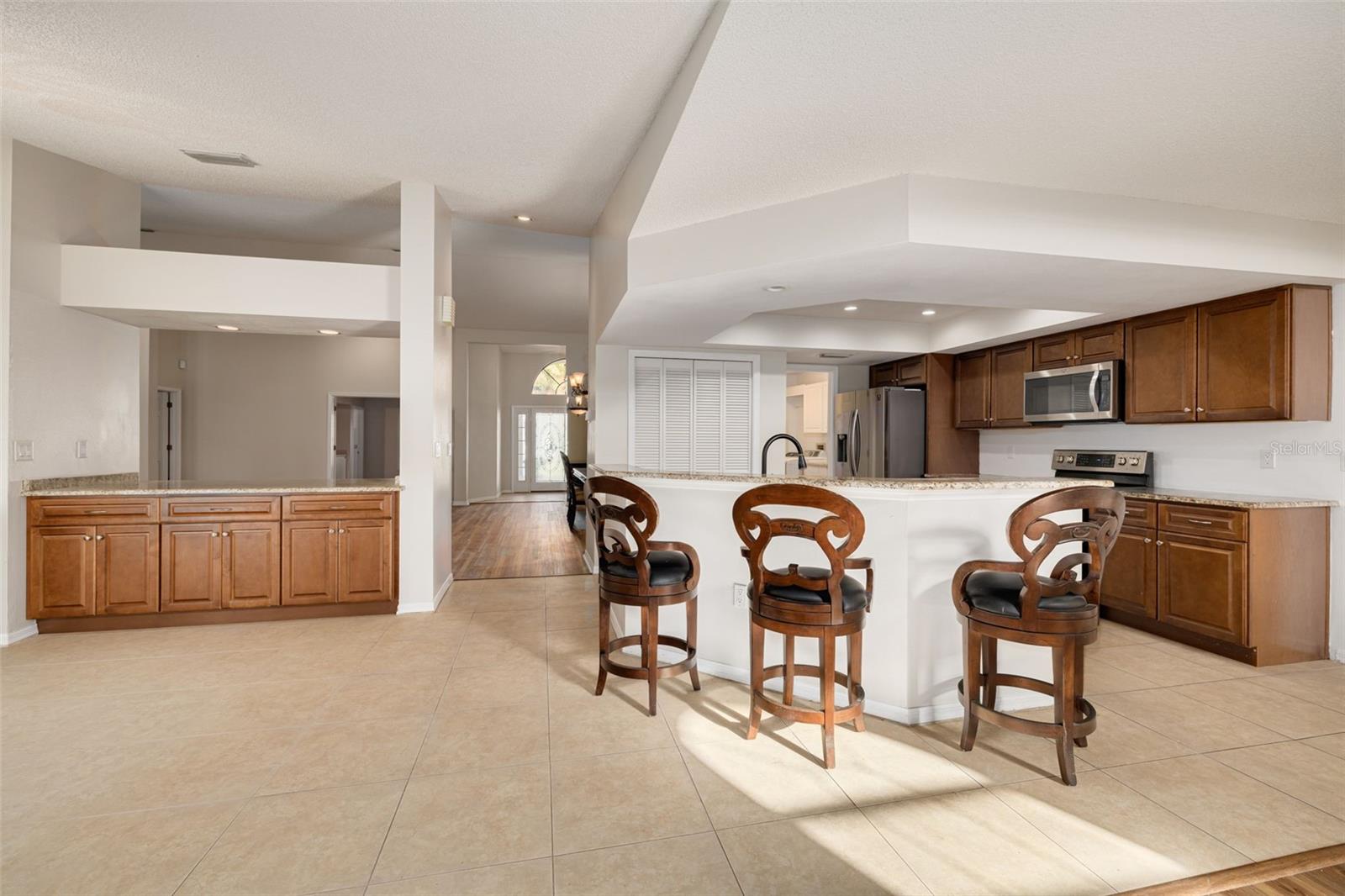 Image 19 of 37 For 470 Hickorynut Avenue