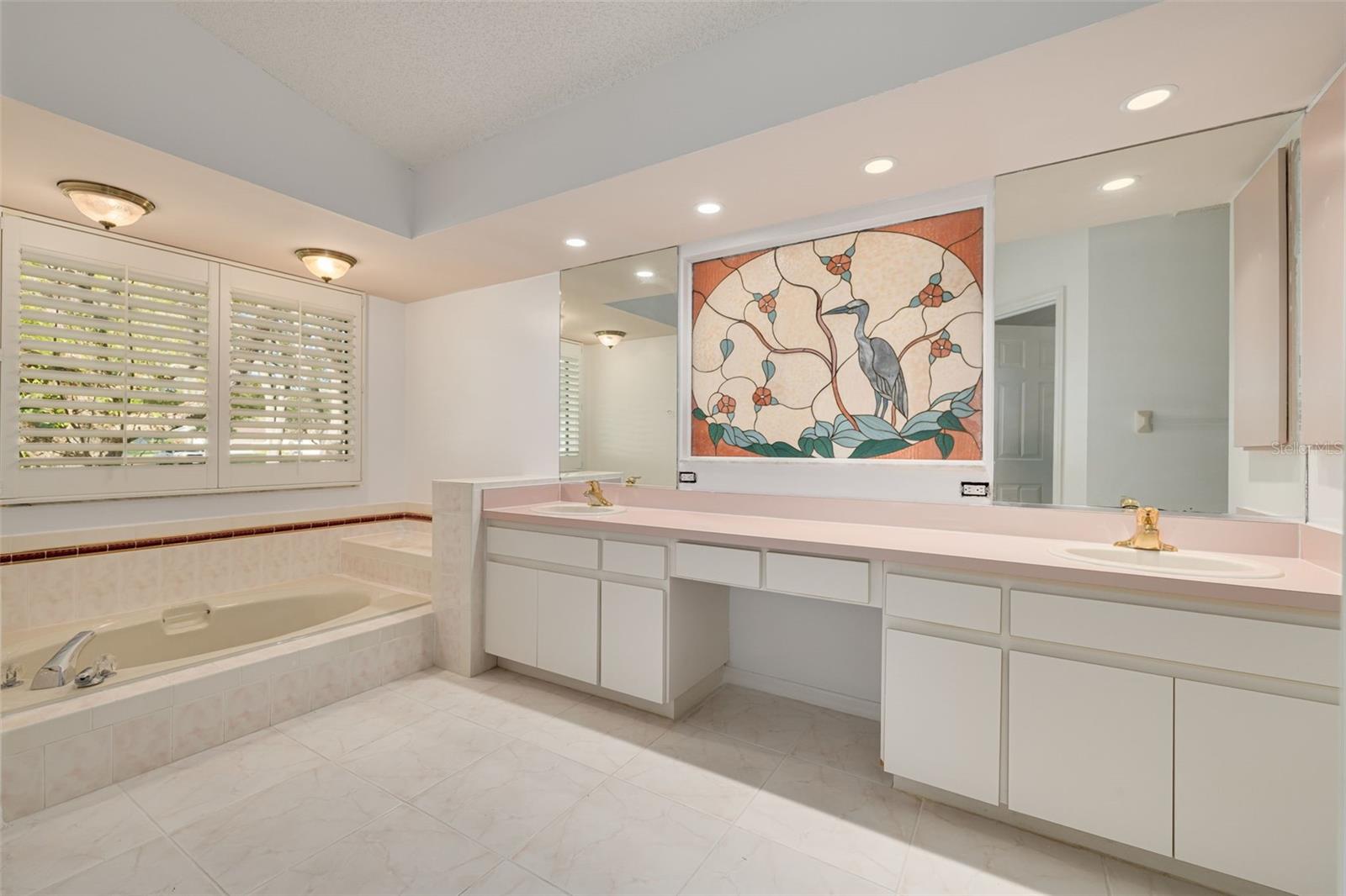 Image 23 of 37 For 470 Hickorynut Avenue