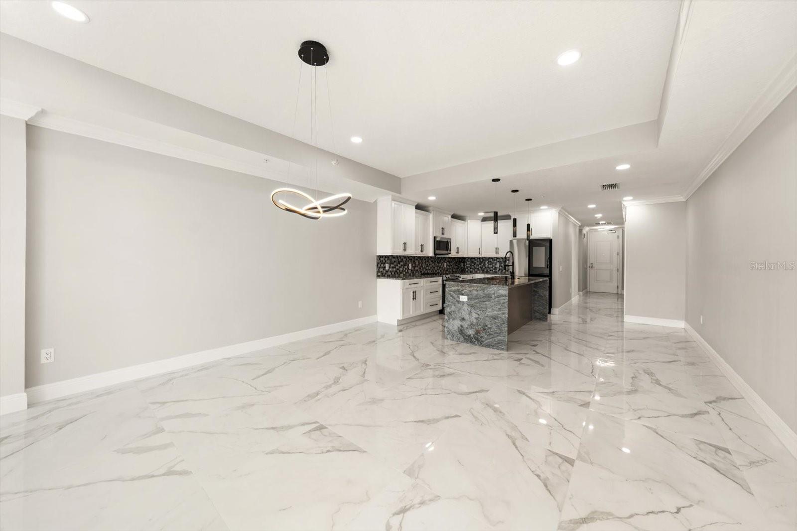 Listing photo id 21 for 211 Dolphin Point 401