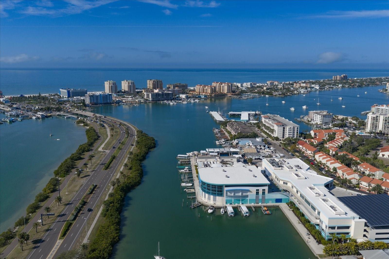 Listing photo id 35 for 211 Dolphin Point 401