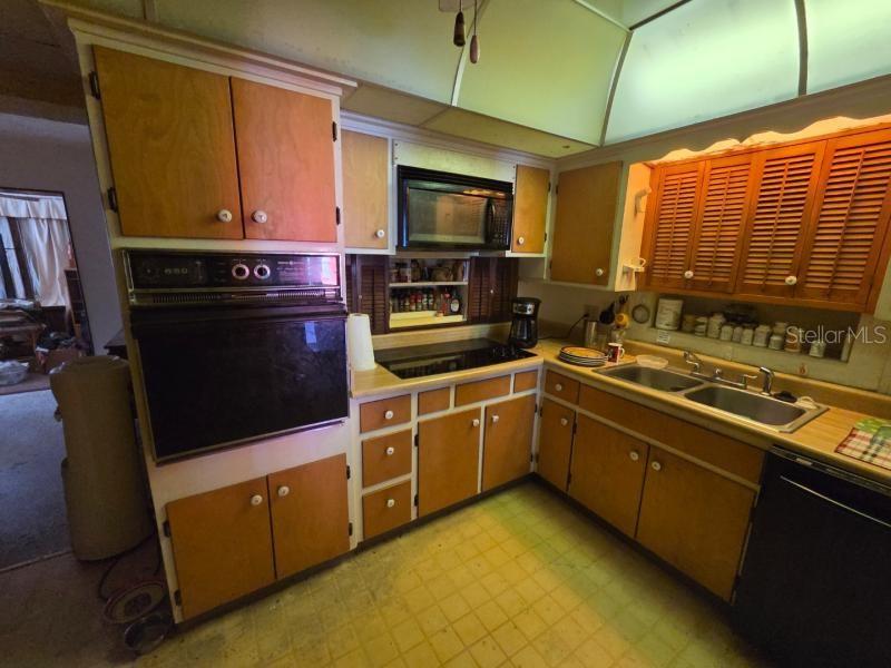 Image 3 of 15 For 2406 Dunbar Avenue