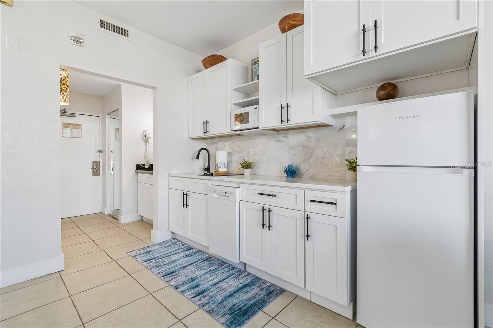 Image 13 of 52 For 611 Destiny Drive 308