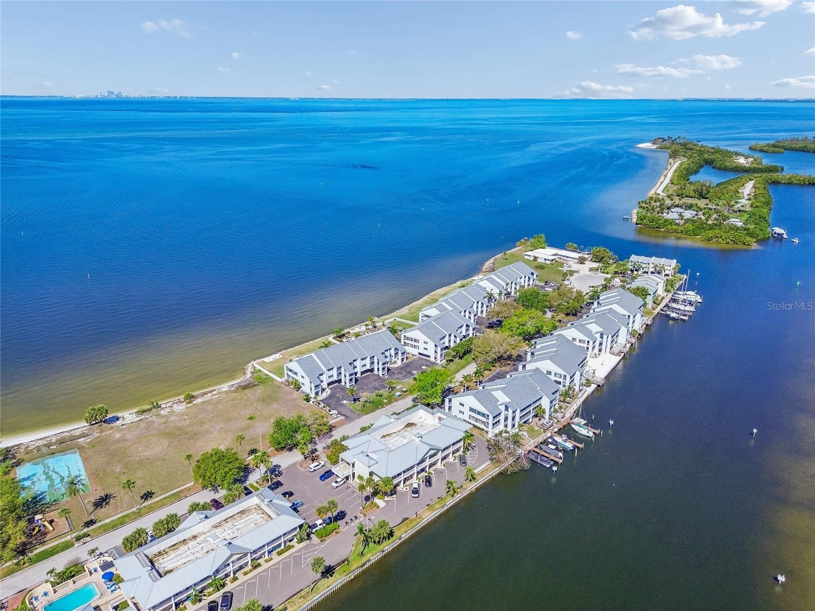 Image 25 of 52 For 611 Destiny Drive 308