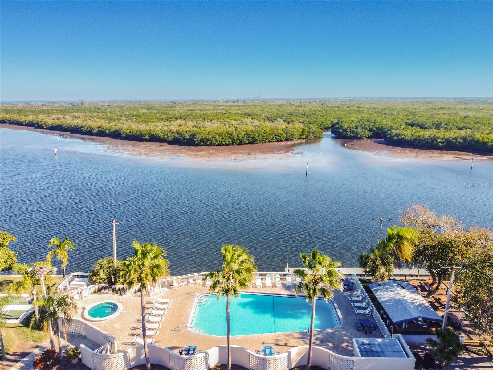 Image 32 of 52 For 611 Destiny Drive 308